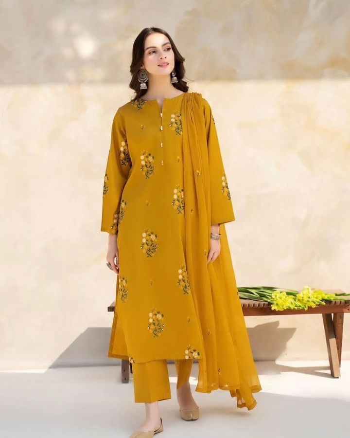 3PC LAWN  EMBROIDED DRESS Qalb RP