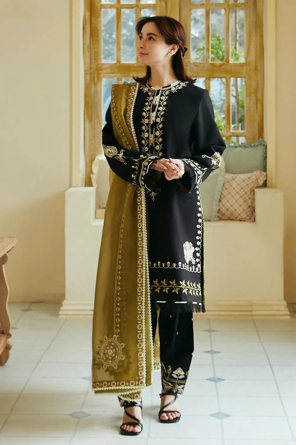 3PC LAWN EMBROIDERED DRESS WITH EMBROIDERY DUBATA- SS-01 RP